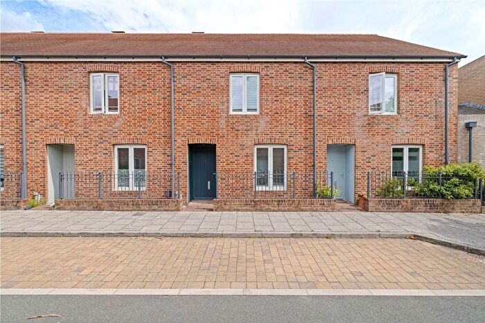 2 Bedroom Property For Sale In Foster Road, Chichester, PO19
