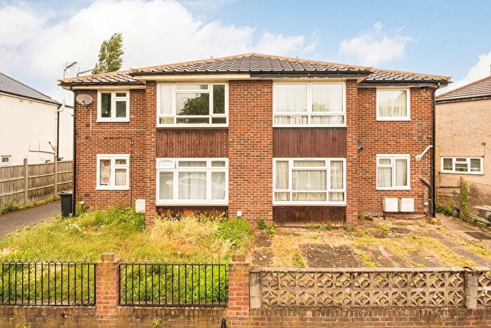2 Bedroom Flat To Rent In Jordan Road, Perivale, UB6