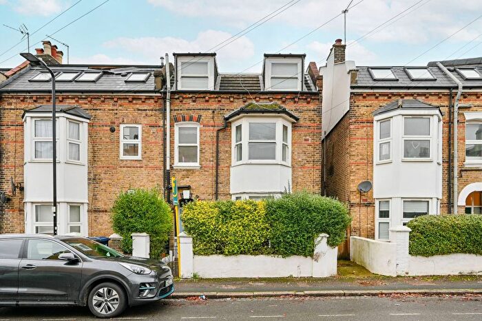 Studio For Sale In Kirchen Road, West Ealing, London, W13