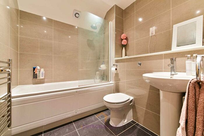 1 Bedroom Flat To Rent In Vernon Close, West Ewell, KT19