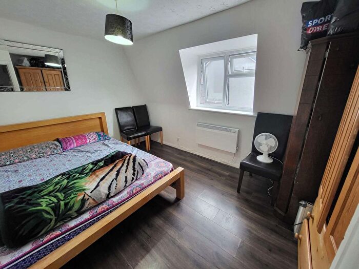 1 Bedroom Flat For Sale In Albany Court, LU1