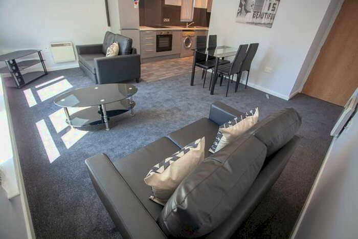 2 Bedroom Flat To Rent In Gilmartin Grove, Liverpool L6