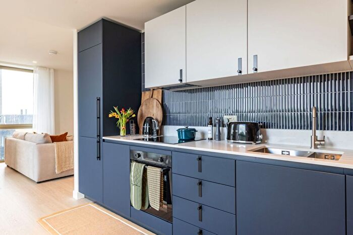 1 Bedroom Flat To Rent In Heart Of Hale Lane, Tottenham, London, N17