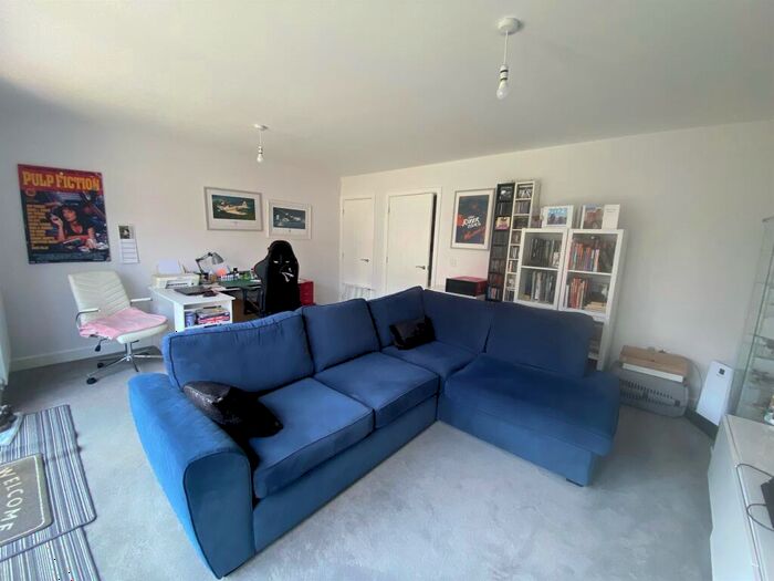 3 Bedroom Terraced House For Sale In Sycamore Drive, Calne, SN11