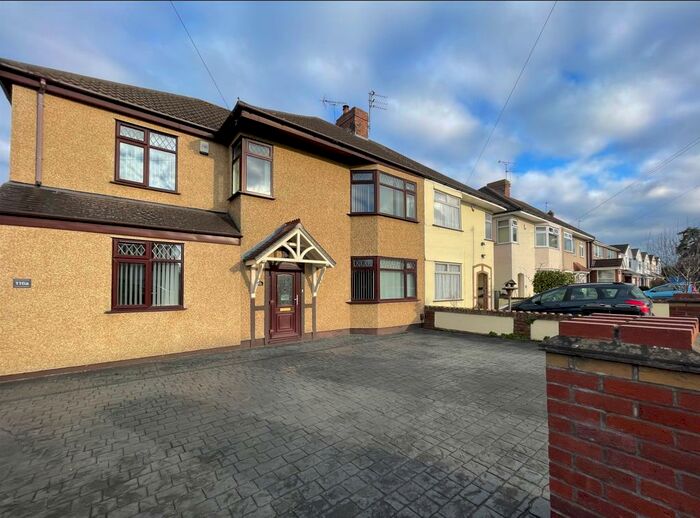 3 Bedroom Terraced House To Rent In Bromley Heath Road, Downend, BS16