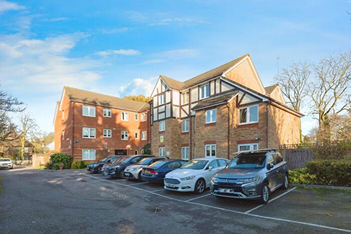 1 Bedroom Apartment For Sale In Padfield Court, Wembley, HA9