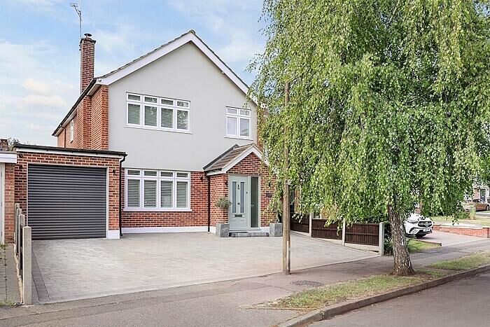 4 Bedroom Detached House For Sale In Green Walk, Ongar, CM5