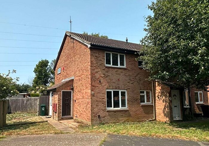 1 Bedroom Semi-Detached House For Sale In A Lodge Close, Portslade, Brighton, East Sussex, BN41