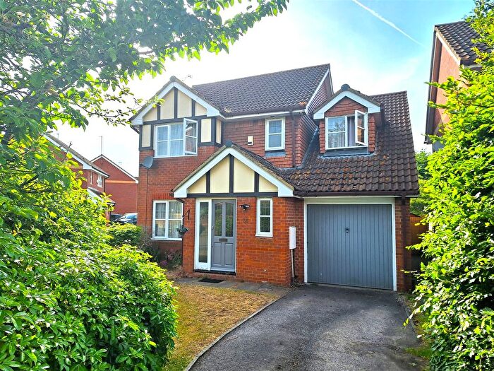 4 Bedroom Detached House For Sale In Woodfield Way, Theale, Reading, RG7