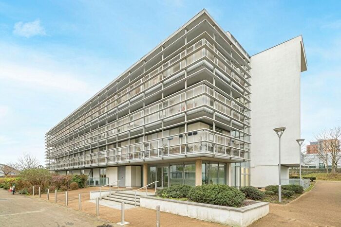 2 Bedroom Apartment To Rent In Kinnear Apartments, New River Village, Hornsey, N8