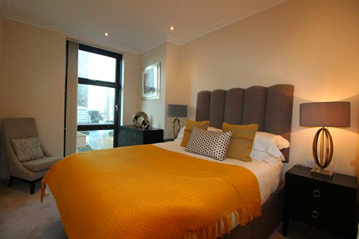 2 Bedroom Flat To Rent In Discovery Dock West, E14