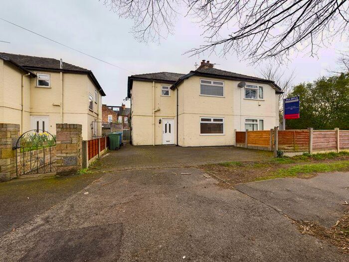 3 Bedroom Semi-Detached House To Rent In Park Road South, Urmston, Trafford, M41
