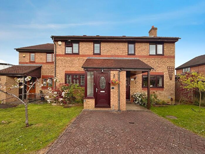 3 Bedroom Terraced House For Sale In Higher Alham, Bracknell, Berkshire, RG12