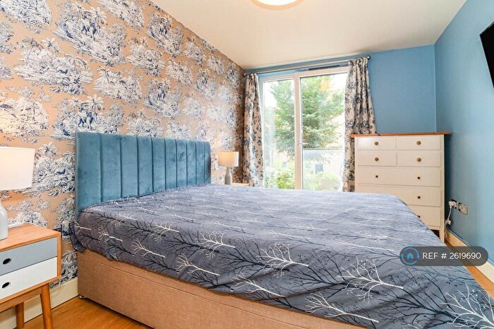 2 Bedroom Flat To Rent In City Mill Apartments, London, E8