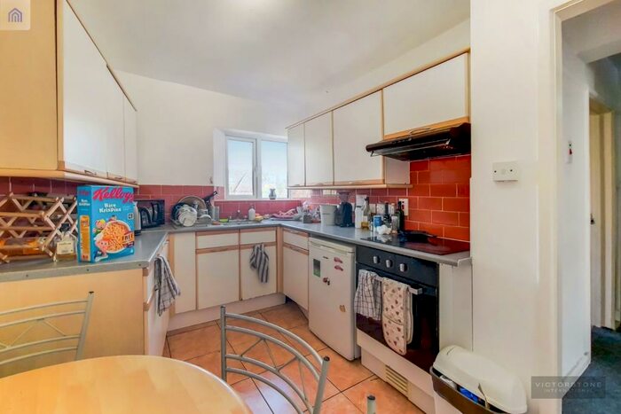 3 Bedroom Apartment To Rent In Fairfield Gardens, Crouch End, London, N8