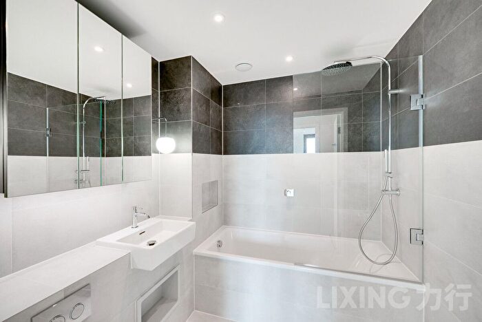 2 Bedroom Flat To Rent In Menara Point, Twlevetrees Park, E16