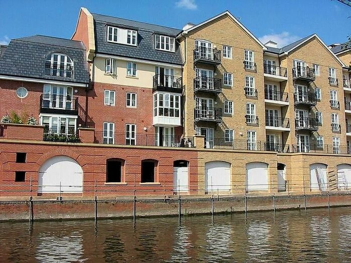 3 Bedroom Flat To Rent In Riverside House, Fobney Street, Reading RG1