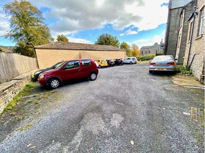 1 Bedroom Flat To Rent In Highfields Road, Huddersfield, HD1