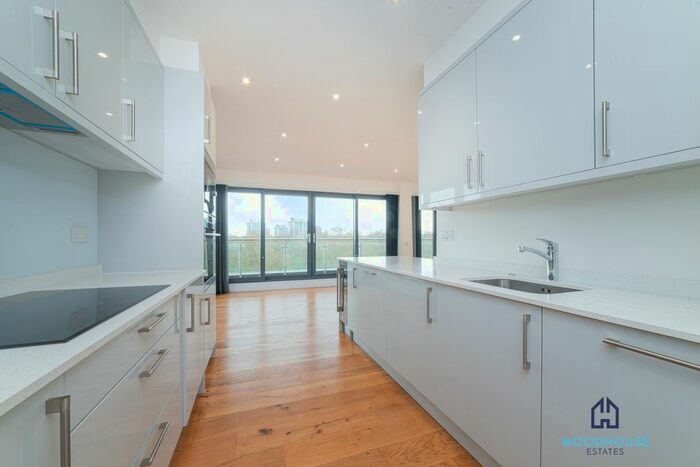 3 Bedroom Flat To Rent In Stannary Street, London, SE11