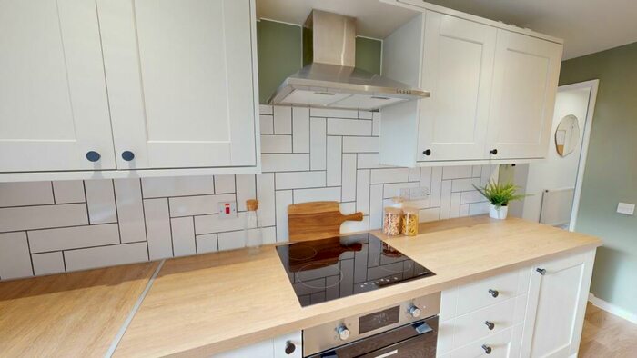 5 Bedroom House To Rent In Lebanon Close, EX4