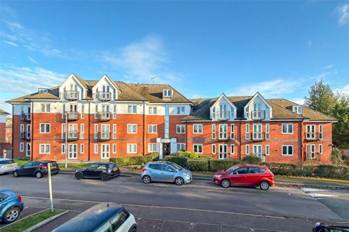 1 Bedroom Apartment For Sale In Windsor Court, Park View Close, St. Albans, Hertfordshire, AL1
