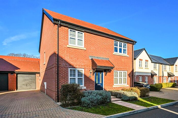 4 Bedroom Detached House For Sale In Kidmere Way, Denmead, PO7