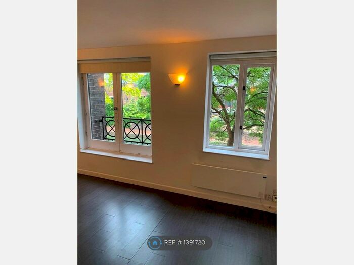 Studio To Rent In Discovery Walk, London, E1W