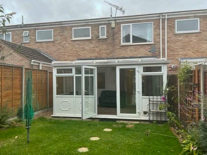 3 Bedroom Terraced House To Rent In Seliot Close, BH15