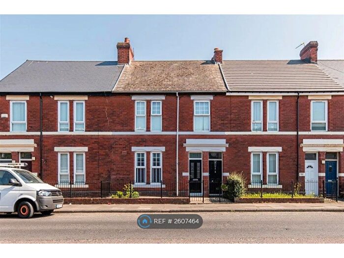 3 Bedroom Flat To Rent In Shields Road, Newcastle, NE6