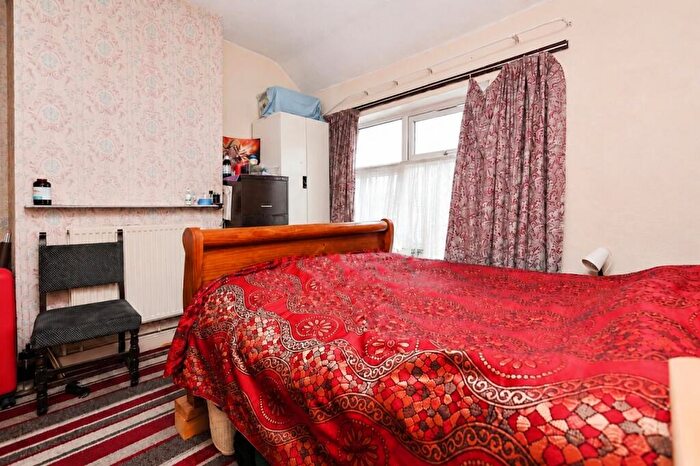 3 Bedroom Terraced House For Sale In Mary Road, Handsworth, Birmingham, B21 - Photo 10