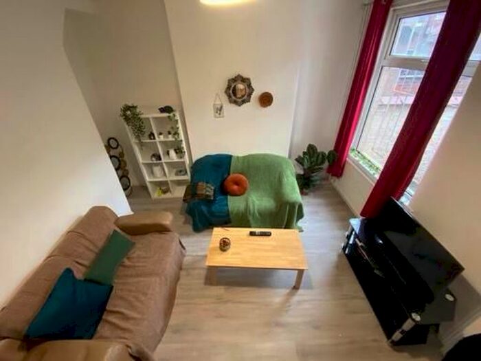 3 Bedroom Terraced House To Rent In Claremont Road, Rusholme, Manchester, M14