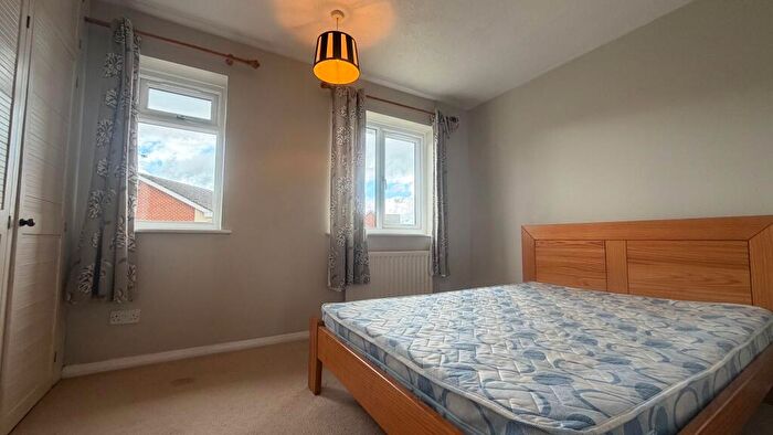 2 Bedroom House To Rent In Palace Close, Slough, SL1