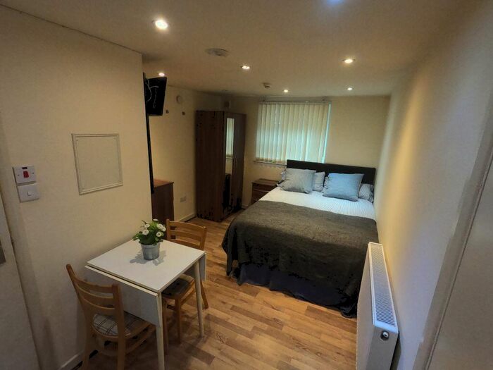 1 Bedroom Property To Rent In Ash Grove, London, NW2