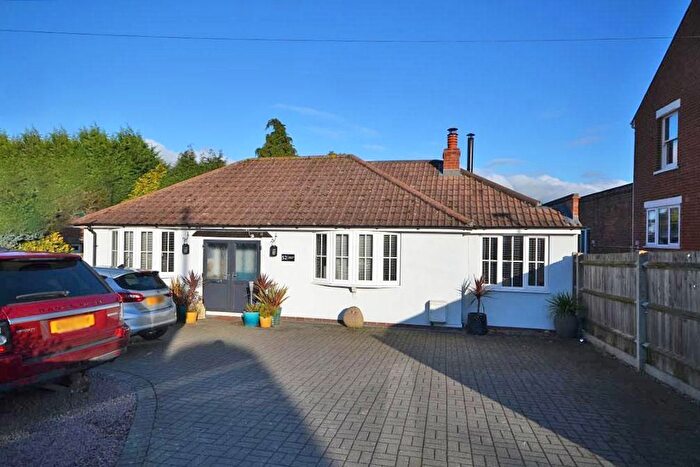 3 Bedroom Detached Bungalow For Sale In Theydon Avenue, Woburn Sands, Milton Keynes, Buckinghamshire, MK17