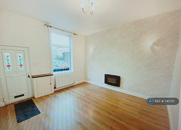 2 Bedroom End Of Terrace House To Rent In Cambridge Street, Stalybridge, SK15