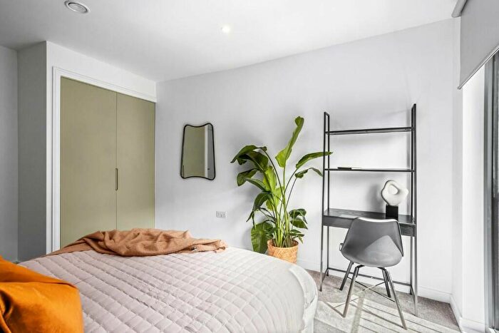 2 Bedroom Apartment To Rent In Plaistow Road, London, E13