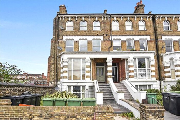 1 Bedroom Flat To Rent In Caversham Road, Kentish Town, NW5