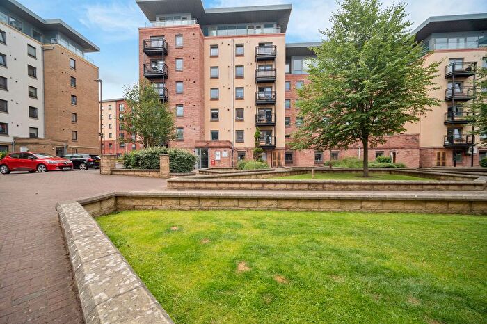 2 Bedroom Flat For Sale In Slateford Gait, Edinburgh, EH11