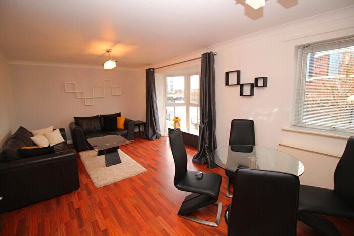 2 Bedroom Flat To Rent In St Lawrence Quay, Salford Quays, Salford, M50