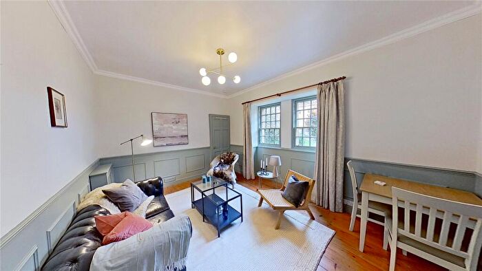 1 Bedroom Flat To Rent In Well Court, Dean Path, Edinburgh, EH4