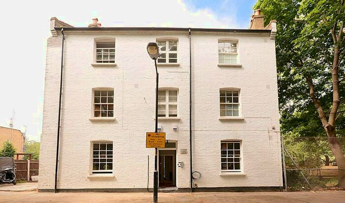 1 Bedroom Flat To Rent In Victory Place, Elephant And Castle, SE17