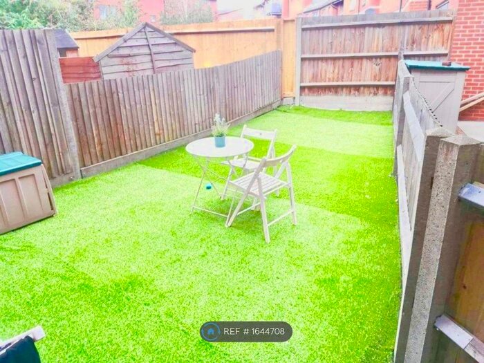 2 Bedroom Flat To Rent In Page Road, London, TW14