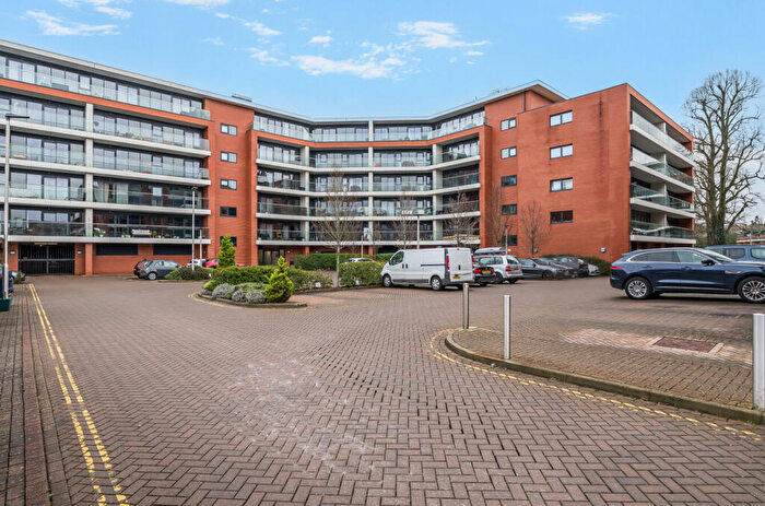 2 Bedroom Flat To Rent In Racecourse Road, Racecourse, Newbury, RG14