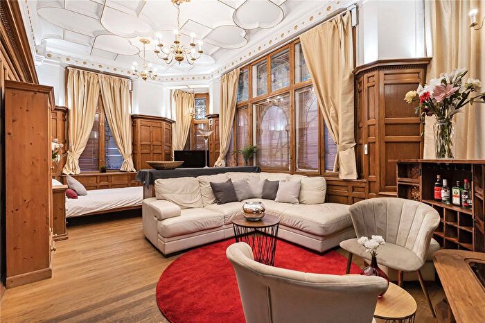 3 Bedroom Flat To Rent In Warwick House Street, London, SW1Y