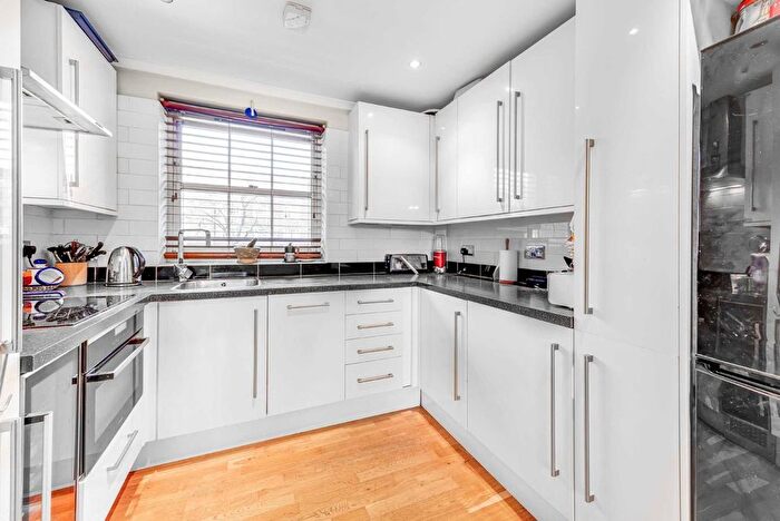 2 Bedroom Flat For Sale In William Bonney Estate, Clapham, SW4