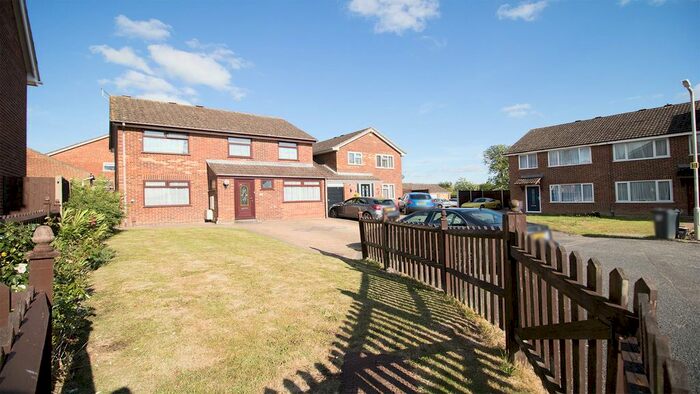 4 Bedroom Link Detached House To Rent In Viburnum Close, Ashford, TN23