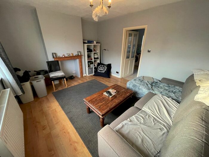 4 Bedroom Terraced House To Rent In Kingston Crescent, Ashford, TW15