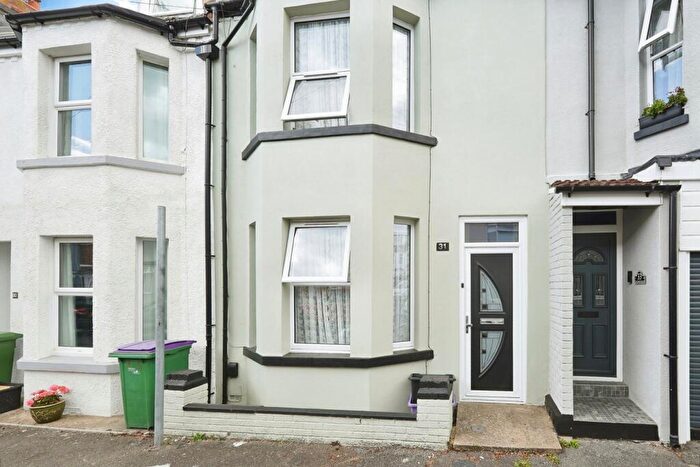 4 Bedroom Terraced House For Sale In Fernbank Crescent, Folkestone, Kent, CT19