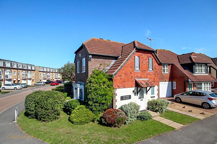 3 Bedroom Detached House For Sale In Blenheim Drive, Rustington, BN16