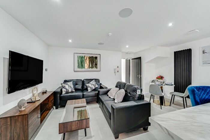 6 Bedroom House To Rent In Alderson Road, Liverpool, L15